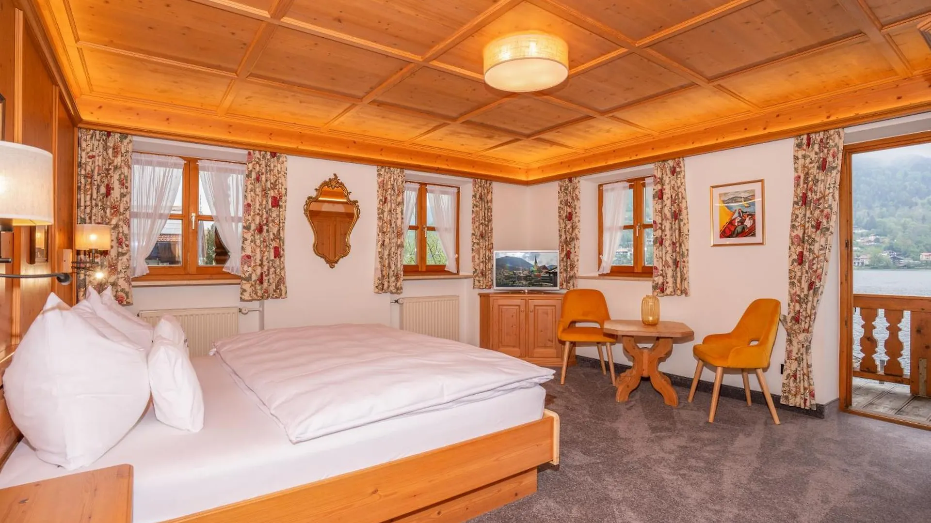 Bed & Breakfast Hotel Garni Fischerweber Am See Rottach-Egern Germany